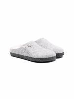 Birkenstock Kids chaussons en peau lainée - Gris