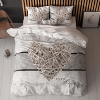 Dekbedovertrek Home Is Heart - Eenpersoons (140x200 Cm) - Wit & Grijs Microvezel - Romantisch - Sleeptime Essentials - Dekbed-Discounter.nl Dekbedovertrek Home Is Heart - Eenpersoons (140x200 Cm) - Wit & Grijs Microvezel - Romantisch - Sleeptime Essentials - Dekbed-Discounter.nl