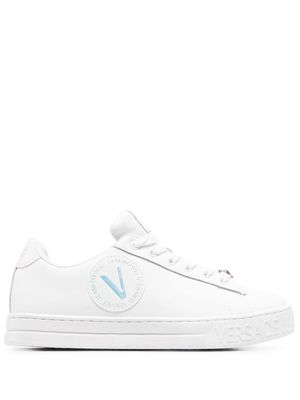 Versace Jeans Couture baskets à logo - Blanc