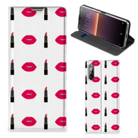 Sony Xperia L4 Hoesje met Magneet Lipstick Kiss - thumbnail