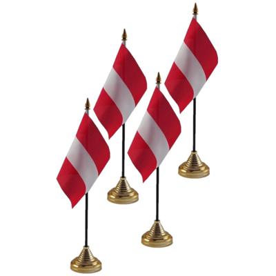 Oostenrijk tafelvlaggetjes - 4x stuks - 10 x 15 cm - met gouden standaard - H27 cm - versiering