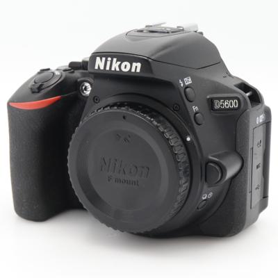 Nikon D5600 body occasion