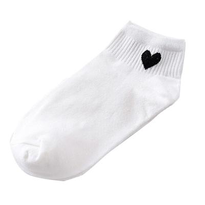10 paar leuke sokken vrouwen rood hart patroon zachte ademende katoenen sokken enkel-hoge casual comfortabele sokken (wit lichaam zwart hart)