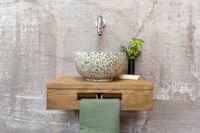 Saniclear Seba fonteinset met bruin eiken plank, zwart-witte terrazzo waskom en chromen kraan voor in het toilet - thumbnail