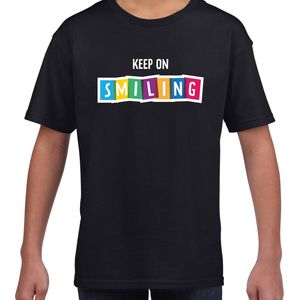 Keep on smiling fun tekst t-shirt zwart kids