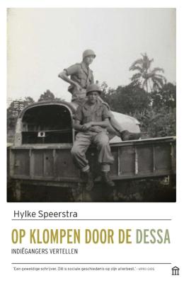 Op klompen door de dessa (Paperback)