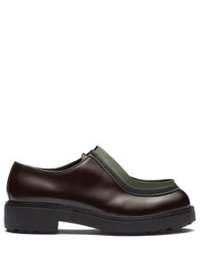 Prada chaussures à lacets en cuir brossé opaque - Marron