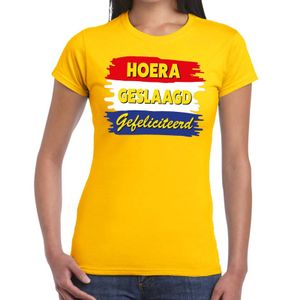 Hoera geslaagd gefeliciteerd t-shirt geel dames