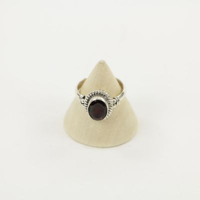 Zilveren Ring met Granaat Maat 17 - Model 3 (Sterling Zilver 925)