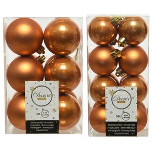 Kerstversiering kunststof kerstballen cognac bruin 4-6 cm pakket van 40x stuks