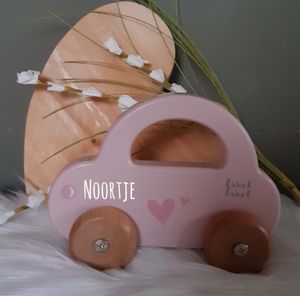 &apos;&apos;Label Label&apos;&apos; houten auto met handvat roze (met naam)