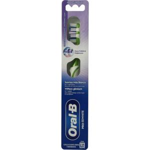 Oral B Pro 3D white hand tandenborstel