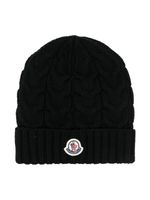 Moncler Enfant bonnet en maille torsadée à logo appliqué - Noir - thumbnail