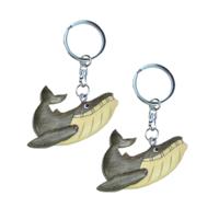 Sleutelhanger Bultrug walvis - 2x stuks - naturel - 11 cm - hout - dierensleutelhanger - zeezoogdier