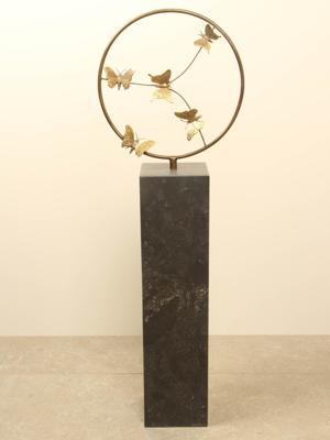 Bronzen sculptuur ring met 5 messing vlinders, Ø 32 cm