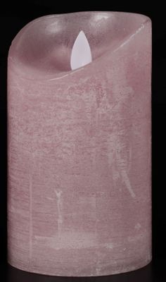 Batterijverlichting kaars wax rustiek bewegende vlam 7,5x12,5cm roze 3xaaa/timer - Annas collection
