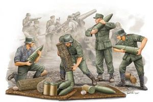 Trumpeter 1/35 German Field Howitzer Gun Crew on carrying