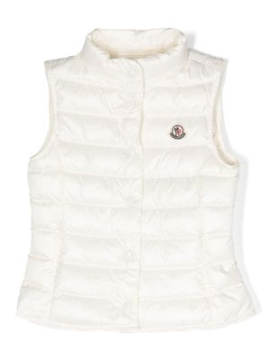 Moncler Enfant gilet matelassé à patch logo - Blanc