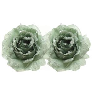 Decoratie roos - 2x - op clip - salie groen - 14 cm - kunststof - kerstbloemen - kerstboomversiering