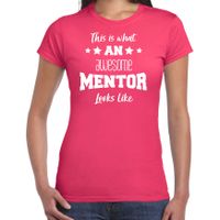 Cadeau t-shirt voor dames - awesome mentor - roze - docent/lerares/schooljaar bedankje