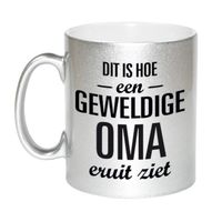 Zilveren geweldige oma cadeau koffiemok / theebeker 330 ml - thumbnail