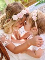 Nude en goudkleurige bloemenkrans voor meisjes ecru