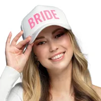 Pet &apos;Bride&apos; Wit
