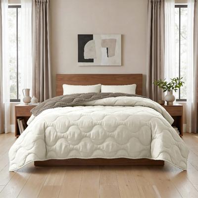 Wasbaar Lazy Dekbed Zonder Overtrek - Zonder Overtrek - Crème Kaki - Dekbed-Discounter.nl Wasbaar Lazy Dekbed Zonder Overtrek - Zonder Overtrek - Crème Kaki - Dekbed-Discounter.nl