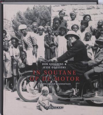 In soutane op de motor (Hardback)
