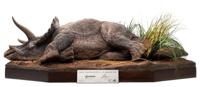 Jurassic Park Maquette 1/8 Sick Triceratops 96 cm