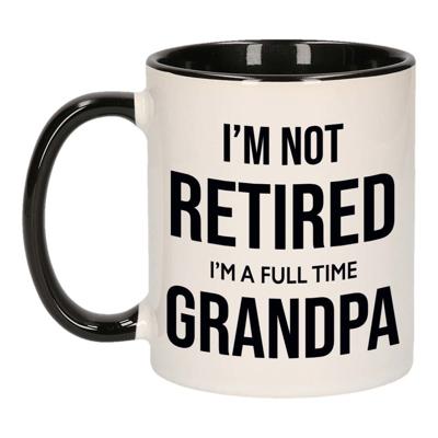 Im not retired im a full time grandpa koffiemok - 300 ml - wit met zwart - opa / kantoorhumo Im not retired im a full time grandpa koffiemok - 300 ml - wit met zwart - opa / kantoorhumo