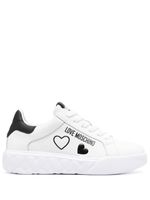 Love Moschino baskets en cuir artificiel à logo imprimé - Blanc