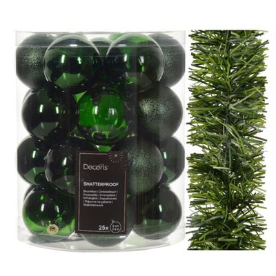 Kerstversiering set - donkergroen - kerstballen 6 cm en kerstslinger - kunststof