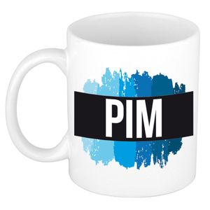 Naam cadeau mok / beker Pim met blauwe verfstrepen 300 ml