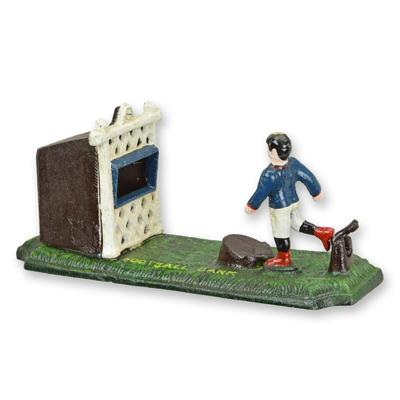 FOOTBALL MECH. BANK HxL: 11 x 24,5 cm.