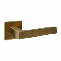 Intersteel DeurklinkQ 05 op vierkant rozet messing mat - 1314.103502 - thumbnail