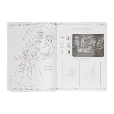 Boek Specials Nederland BV Disney 365 spelletjesboek frozen