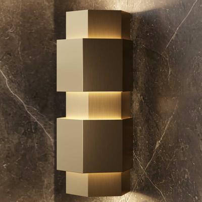 Wandlamp Martens & Meijer Monaco 10x26 cm Hexagon Geborsteld Goud Martens Design