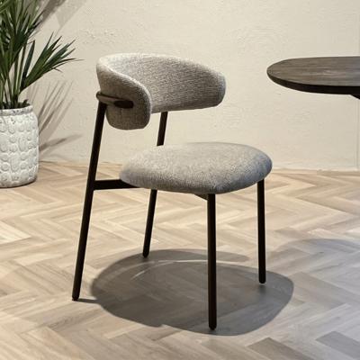 Livingfurn Eetkamerstoel 'Micah' Stof en walnoot, kleur Hush