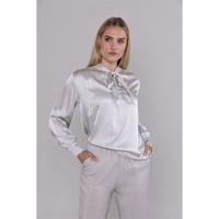 Blouse met strikkraag Blouse met strikkraag