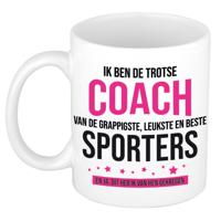 Cadeau koffie/thee mok voor coach/trainer - roze - trotse coach - keramiek - 300 ml   -