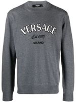 Versace pull en laine Milano Stamp brodé - Gris