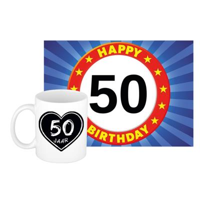 Verjaardag cadeau koffiemok 50 jaar - man - hartje krijtbord - met A5 formaat wenskaart