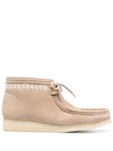 Clarks Originals bottines Wallabee en daim - Tons neutres