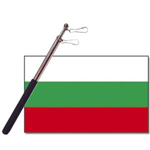 Landen vlag Bulgarije - 90 x 150 cm - met compacte draagbare telescoop vlaggenstok - supporters