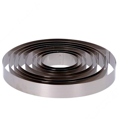 Set van 8 Ringen van roestvrij staal voor koeken. Hoogte: 30 mm