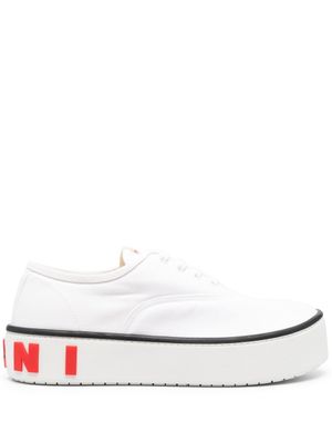 Marni baskets plateforme à logo embossé - Blanc