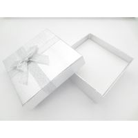 2x Sieradendoosjes/cadeaudoosjes zilver 9 x 9 cm