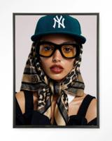 Urban Cotton Wandkleed 'Cool Girl' 145 x 190cm in Floating Frame - black