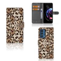 Motorola Edge 20 Pro | Telefoonhoesje | Met pasjeshouder | Leopard